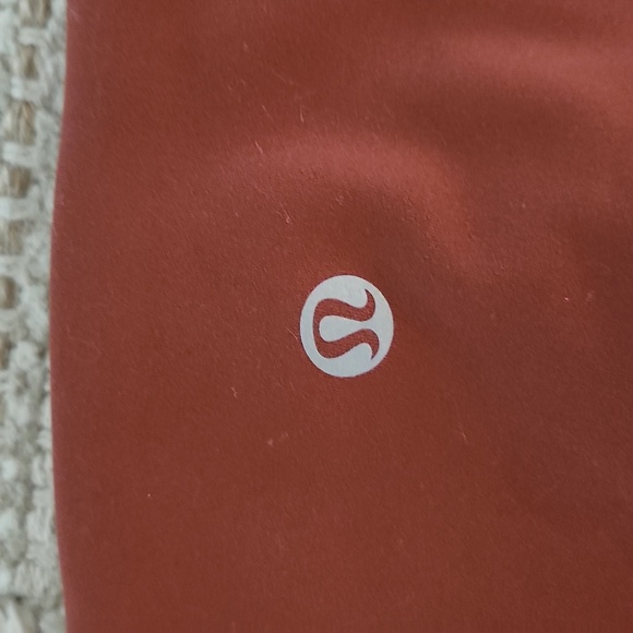 Lululemon Invigorate Leggings - Picture 5 of 6